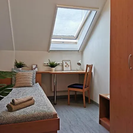 Hid Ifjusagi Szallo * Dunaújváros