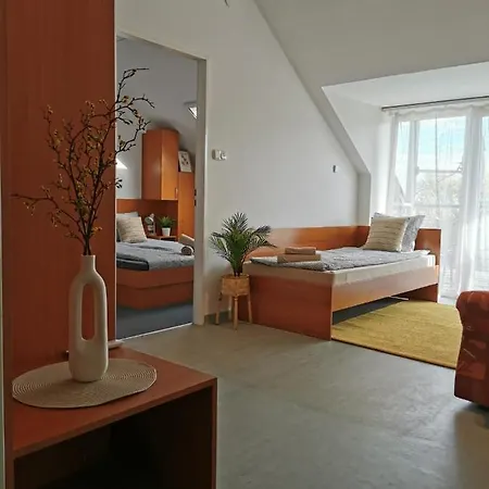 Hid Ifjusagi Szallo Dunaújváros