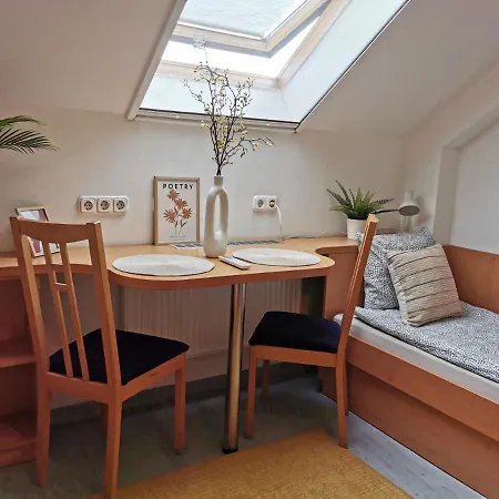 Hid Ifjusagi Szallo * Dunaújváros